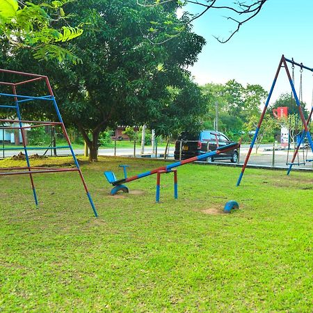 Gunners Club Hotel Minneriya Ngoại thất bức ảnh